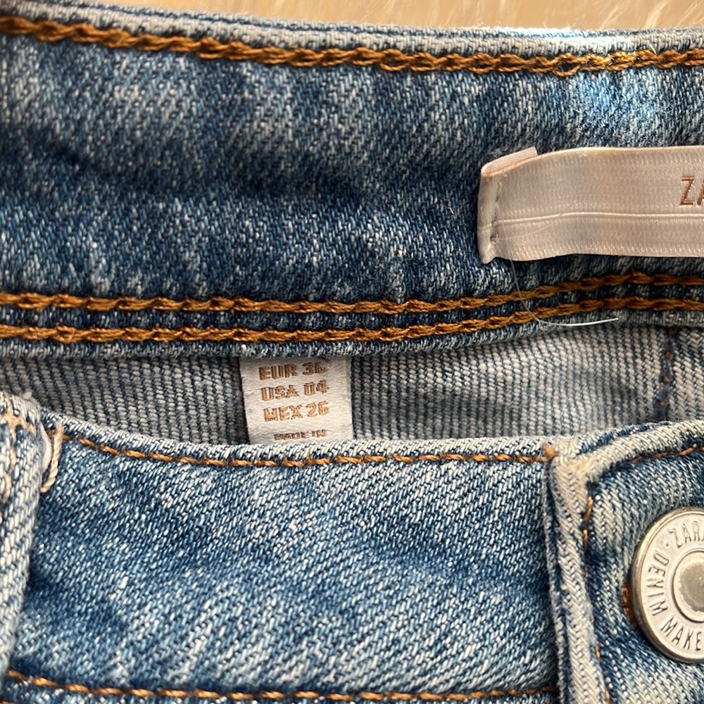 Zara Mid Rise Crop Jeans - Picture 4 of 9